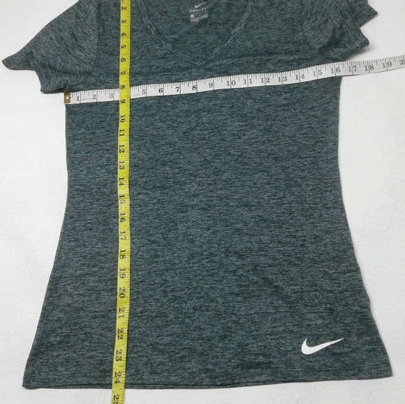 Nike Dri-fit V-neck shirt size Small - Picture 4 of 9
